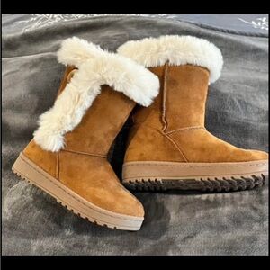 Girls size 13 faux Ugg boots
